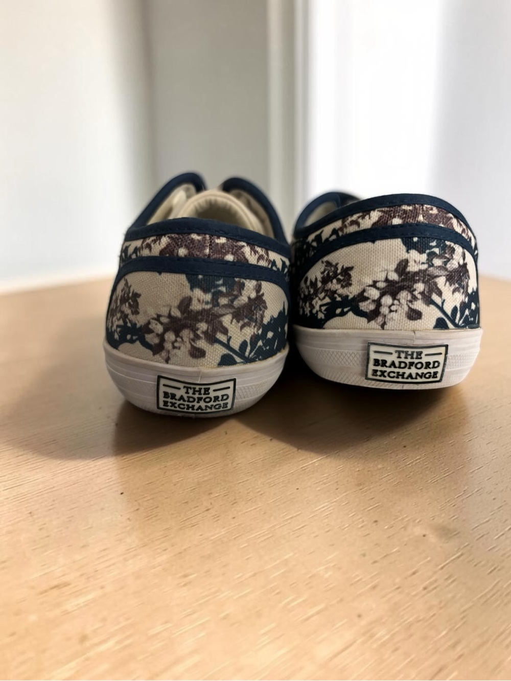 Bradford Exchange Songs of Spring Bird Sneakers Size 9 Cottagecore Grandmacore - Picture 2 of 11